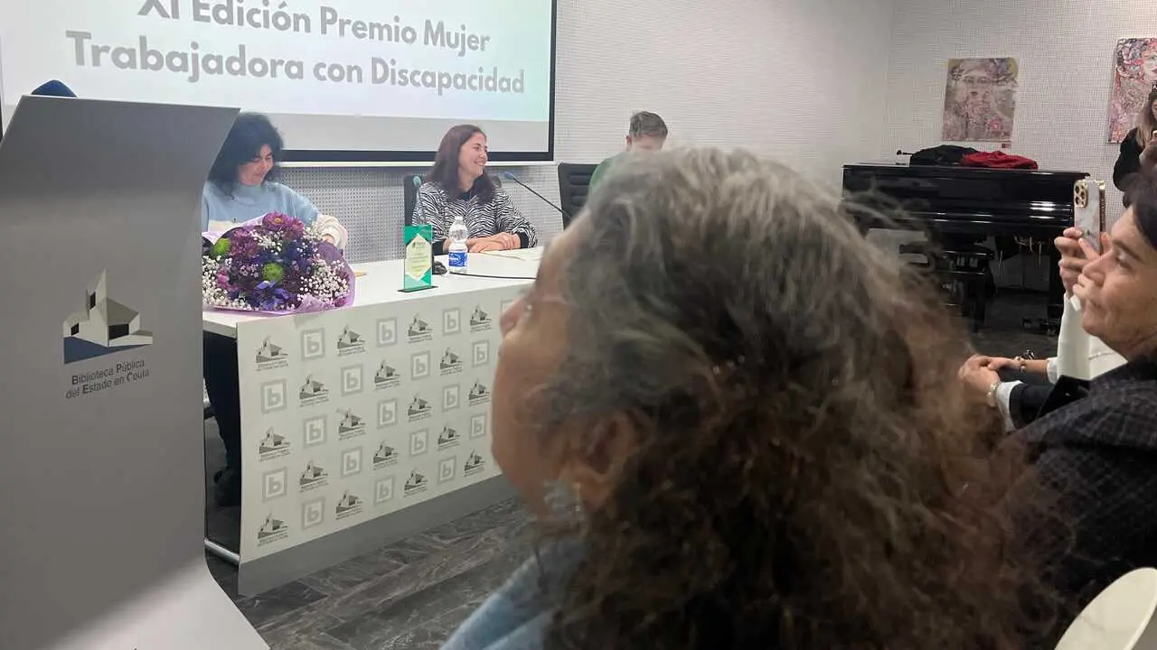 Rosario G&oacute;mez recibe el  premio Mujer Trabajadora con Discapacidad de Plena Inclusi&oacute;n Ceuta (24)