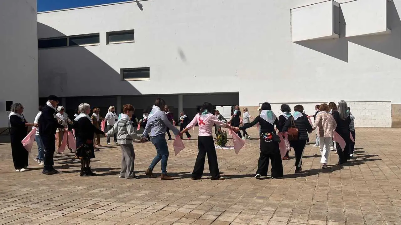 El reto solidario &ldquo;Tres danzas por la vida&rdquo;, una iniciativa impulsada por ACMUMA, la asociaci&oacute;n nacional La Triple y el colectivo de Danzas Circulares para visibilizar el c&aacute;ncer de mama triple negativo (25)