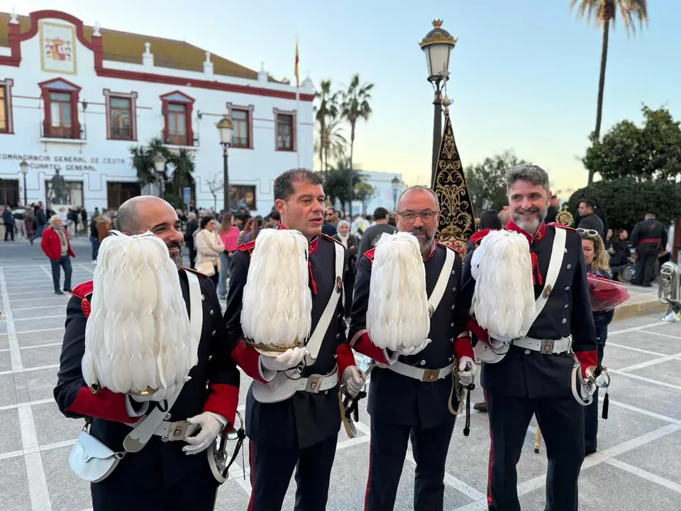 Procesi&oacute;n del Cristo de la Vera Cruz y Nuestra Se&ntilde;ora del Desamparo en la Semana Santa 2026 (13)