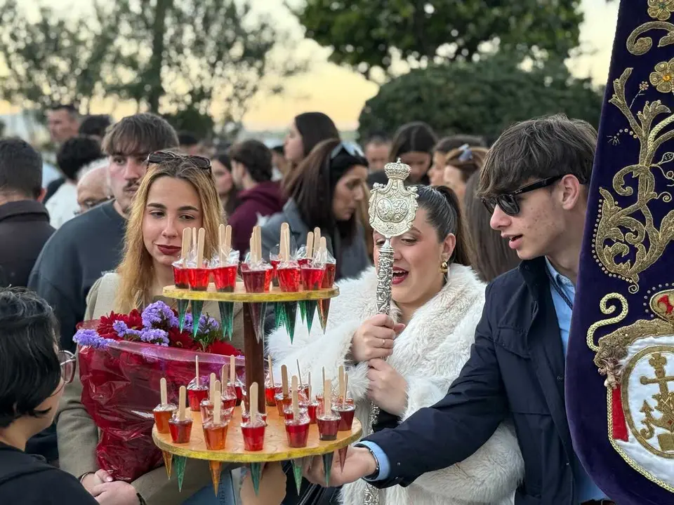 Procesi&oacute;n del Cristo de la Vera Cruz y Nuestra Se&ntilde;ora del Desamparo en la Semana Santa 2026 (20)