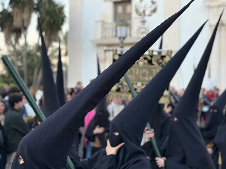 Procesi&oacute;n del Cristo de la Vera Cruz y Nuestra Se&ntilde;ora del Desamparo en la Semana Santa 2026 (25)