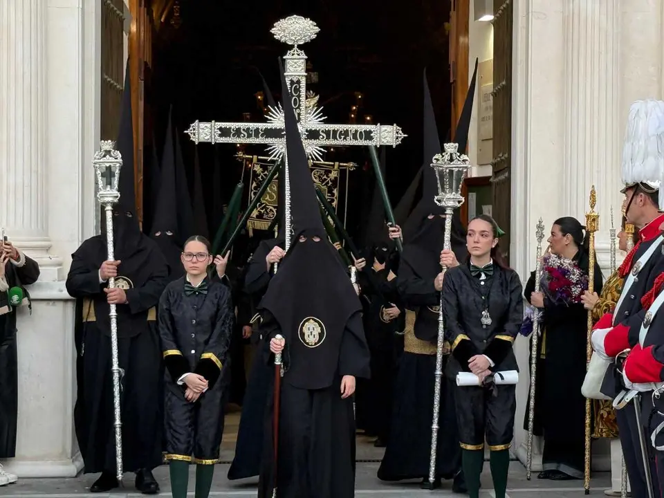 Procesi&oacute;n del Cristo de la Vera Cruz y Nuestra Se&ntilde;ora del Desamparo en la Semana Santa 2026 (26)