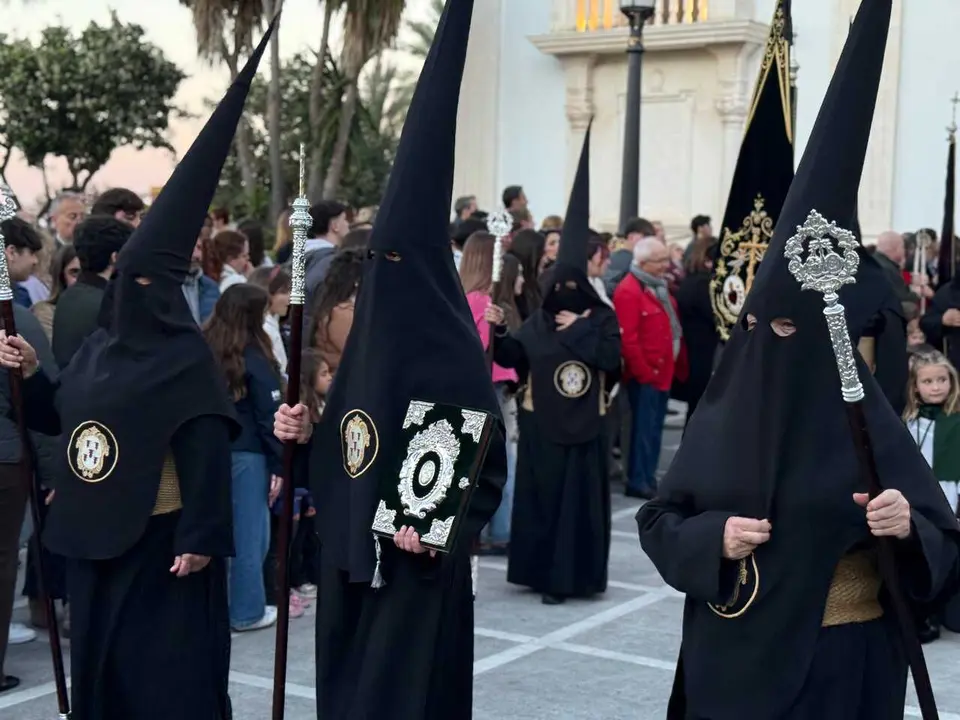 Procesi&oacute;n del Cristo de la Vera Cruz y Nuestra Se&ntilde;ora del Desamparo en la Semana Santa 2026 (33)
