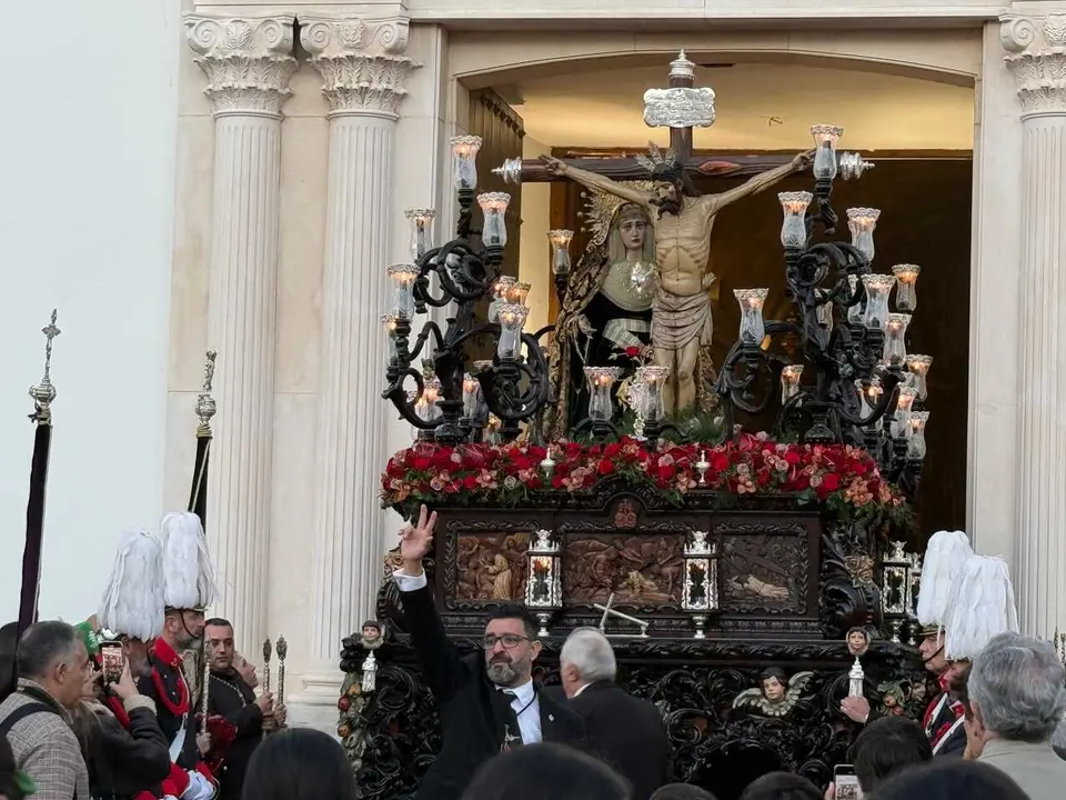 Procesi&oacute;n del Cristo de la Vera Cruz y Nuestra Se&ntilde;ora del Desamparo en la Semana Santa 2026 (42)
