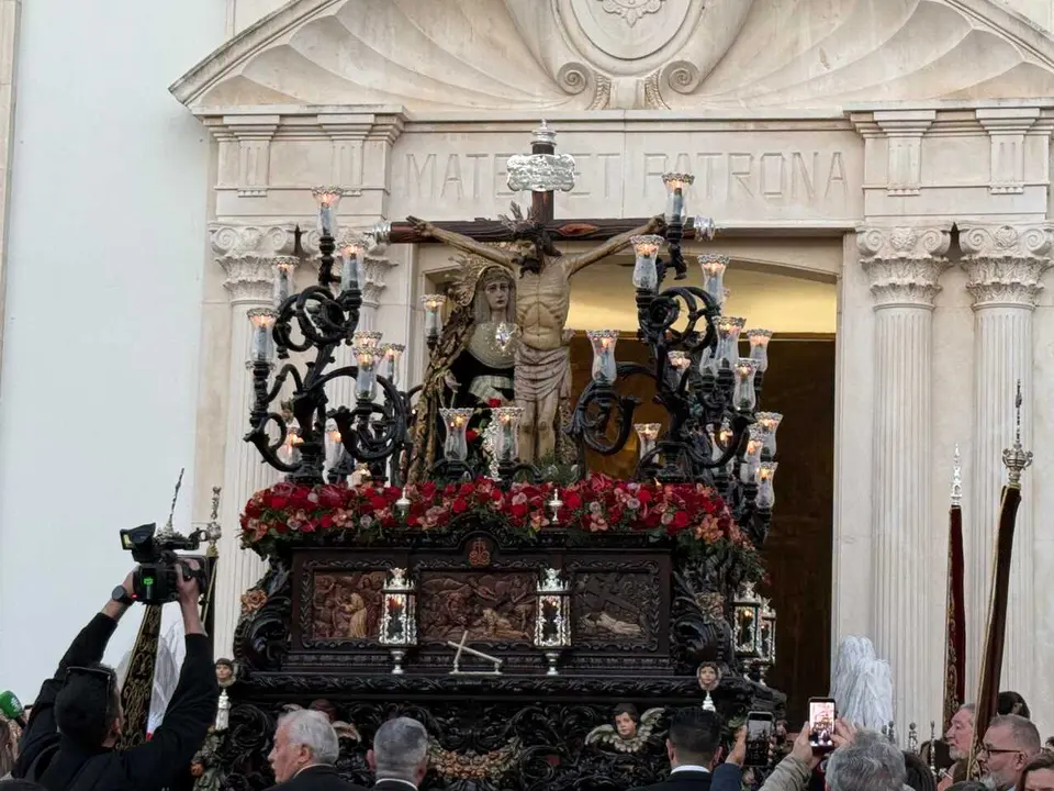 Procesi&oacute;n del Cristo de la Vera Cruz y Nuestra Se&ntilde;ora del Desamparo en la Semana Santa 2026 (43)
