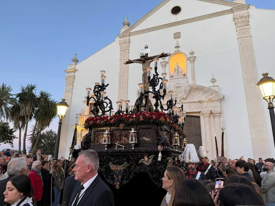 Procesi&oacute;n del Cristo de la Vera Cruz y Nuestra Se&ntilde;ora del Desamparo en la Semana Santa 2026 (47)