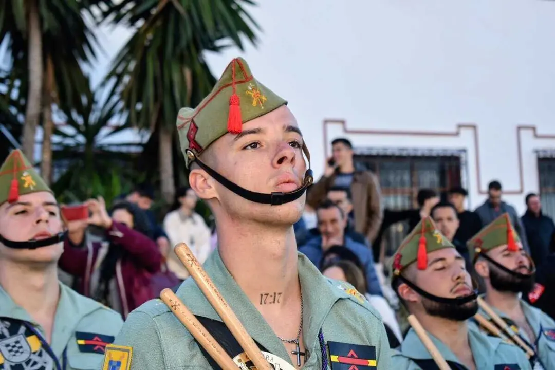 La Legi&oacute;n acompa&ntilde;a el Encuentro entre Nuestro Padre Jes&uacute;s Nazareno y la Sacrat&iacute;sima Virgen de la Esperanza en la Semana Santa 2026 (35)