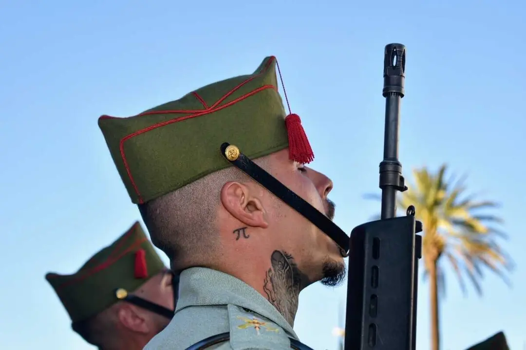 La Legi&oacute;n acompa&ntilde;a el Encuentro entre Nuestro Padre Jes&uacute;s Nazareno y la Sacrat&iacute;sima Virgen de la Esperanza en la Semana Santa 2026 (40)