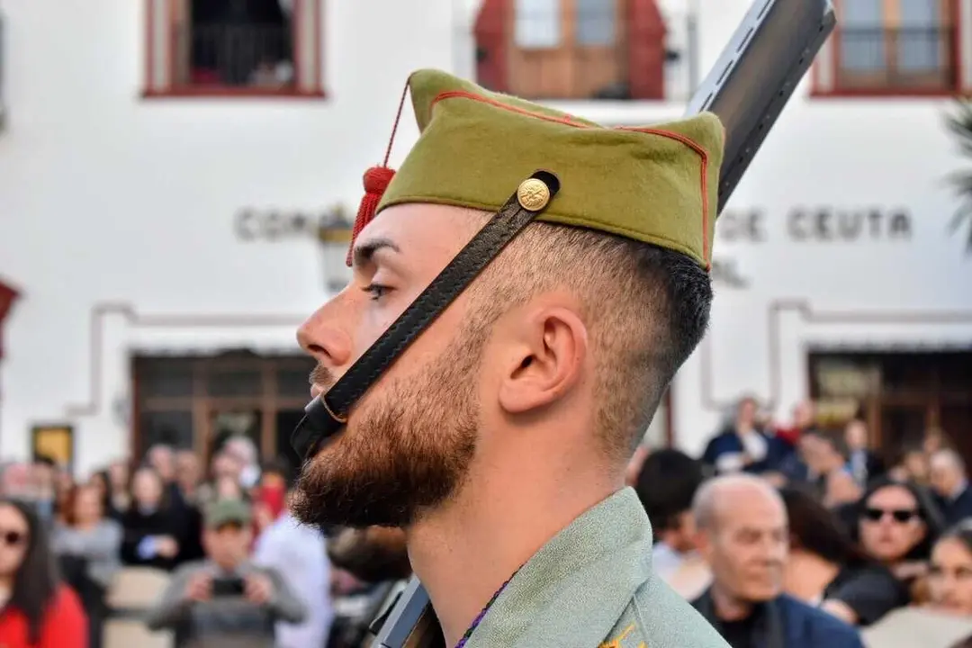 La Legi&oacute;n acompa&ntilde;a el Encuentro entre Nuestro Padre Jes&uacute;s Nazareno y la Sacrat&iacute;sima Virgen de la Esperanza en la Semana Santa 2026 (53)