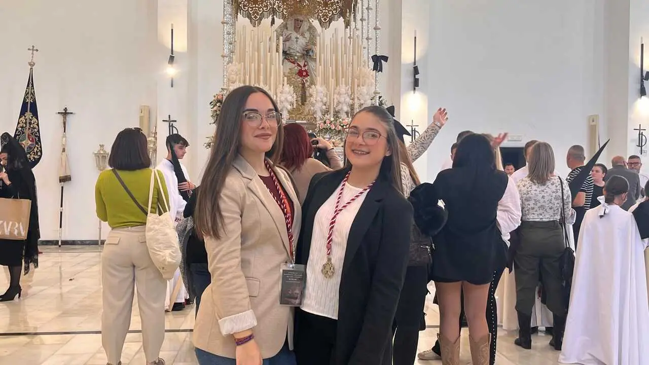 El 'Encuentro Chico' entre el Cristo de la Encrucijada y Mar&iacute;a Sant&iacute;sima de las L&aacute;grimas en la Semana Santa 2026  (6)