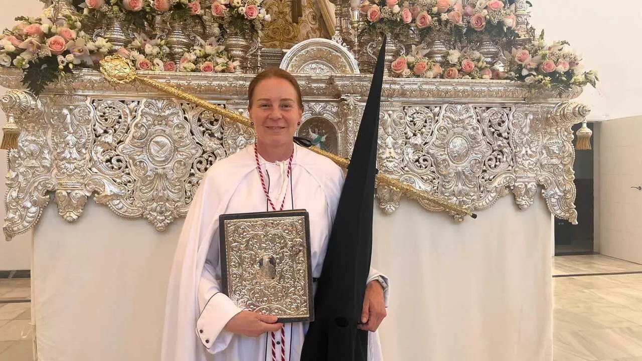 El 'Encuentro Chico' entre el Cristo de la Encrucijada y Mar&iacute;a Sant&iacute;sima de las L&aacute;grimas en la Semana Santa 2026  (16)