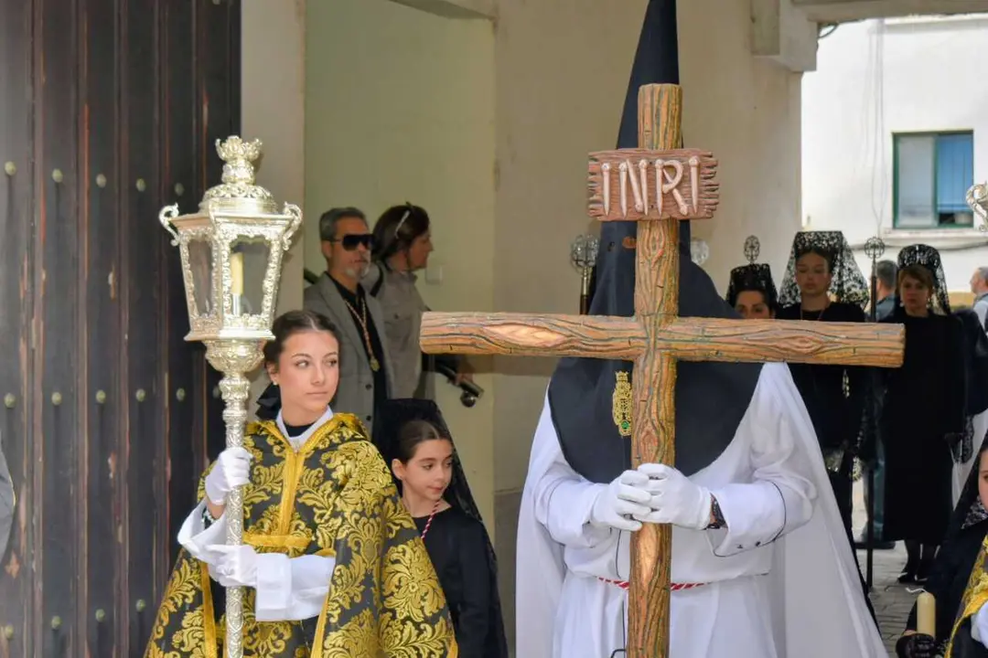 El 'Encuentro Chico' entre el Cristo de la Encrucijada y Mar&iacute;a Sant&iacute;sima de las L&aacute;grimas en la Semana Santa 2026  (58)