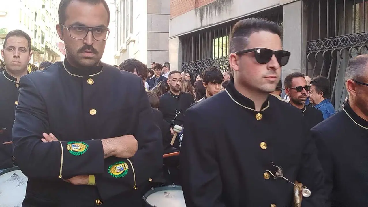 El Cristo de la Humildad y Paciencia y Nuestra Se&ntilde;ora de las Penas procesionan en la Semana Santa 2026 (5)