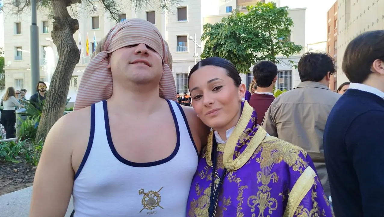 El Cristo de la Humildad y Paciencia y Nuestra Se&ntilde;ora de las Penas procesionan en la Semana Santa 2026 (13)