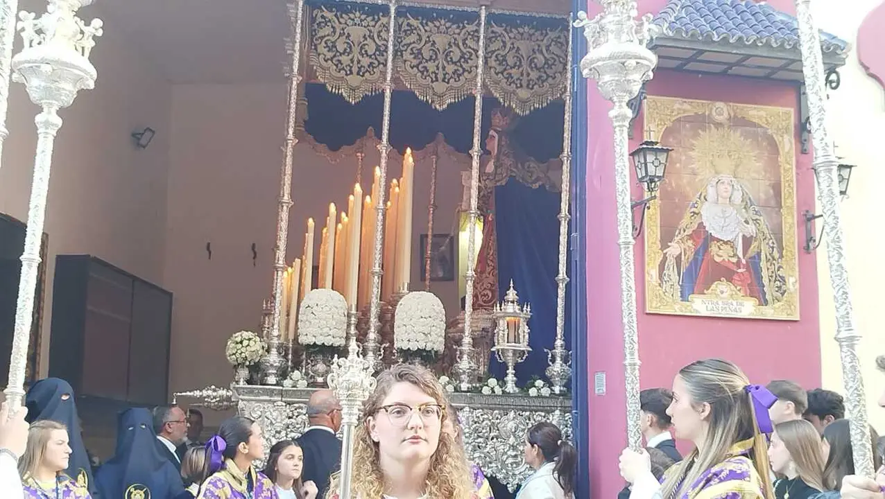 El Cristo de la Humildad y Paciencia y Nuestra Se&ntilde;ora de las Penas procesionan en la Semana Santa 2026 (36)