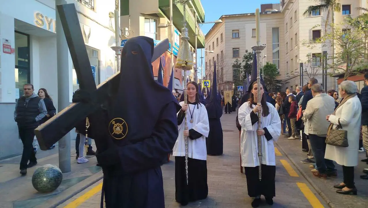 El Cristo de la Humildad y Paciencia y Nuestra Se&ntilde;ora de las Penas procesionan en la Semana Santa 2026 (46)