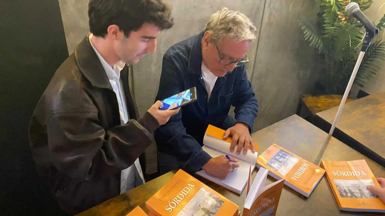 Presentaci&oacute;n del libro de Emilio Carreira 'S&oacute;rdida' en La Morena (24)