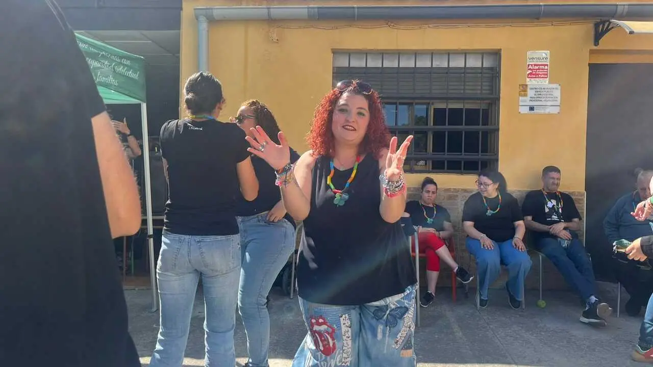 Actividad de Plena Inclusión con usuarios del CETI por el Día de África.18