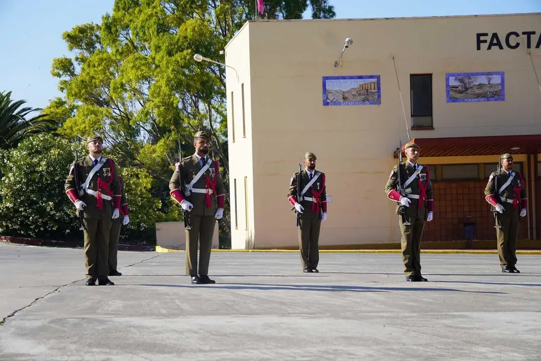Parada militar por San Fernando en El Jaral.25
