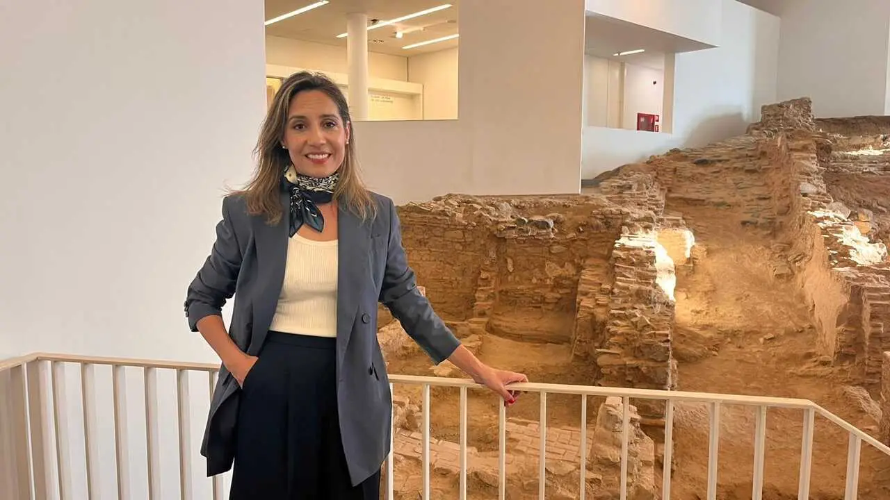&Aacute;ngela Banzas.