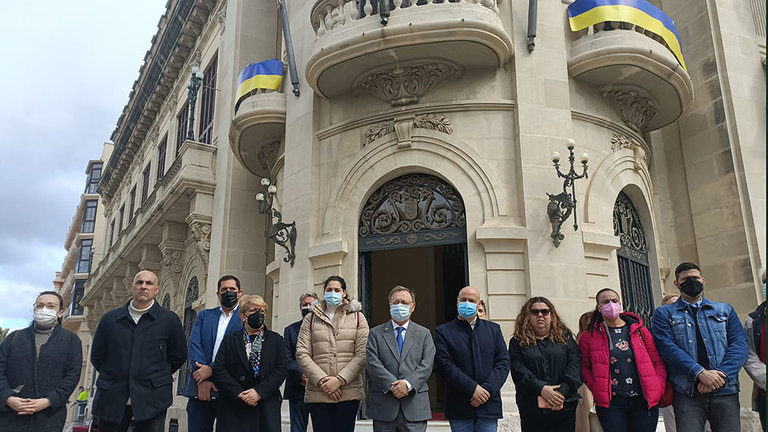 Miembros de la Asamblea guardan cinco minutos en solidaridad con Ucrania