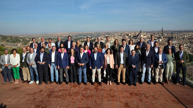 Foto de familia de la XXV Interparlamentaria del PP, desde el Parador Nacional de Toledo