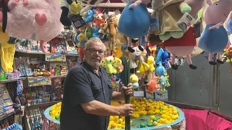 Rafael en el juego de los patitos