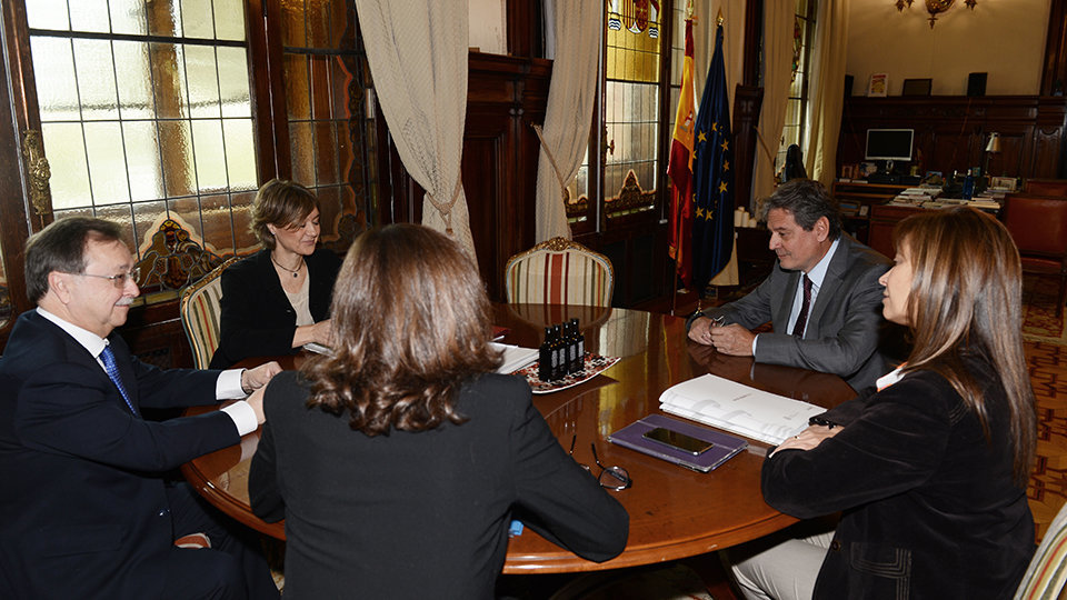 El presidente de la Ciudad, Juan Vivas y el consejero de Medio Ambiente, Emilio Carreira, se han reunido en Madrid con la ministra de Medio Ambiente Isabel Tejerina - copia