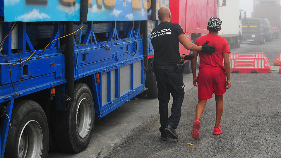 Un migrante interceptado en el Puerto en la Operación Fin de Feria