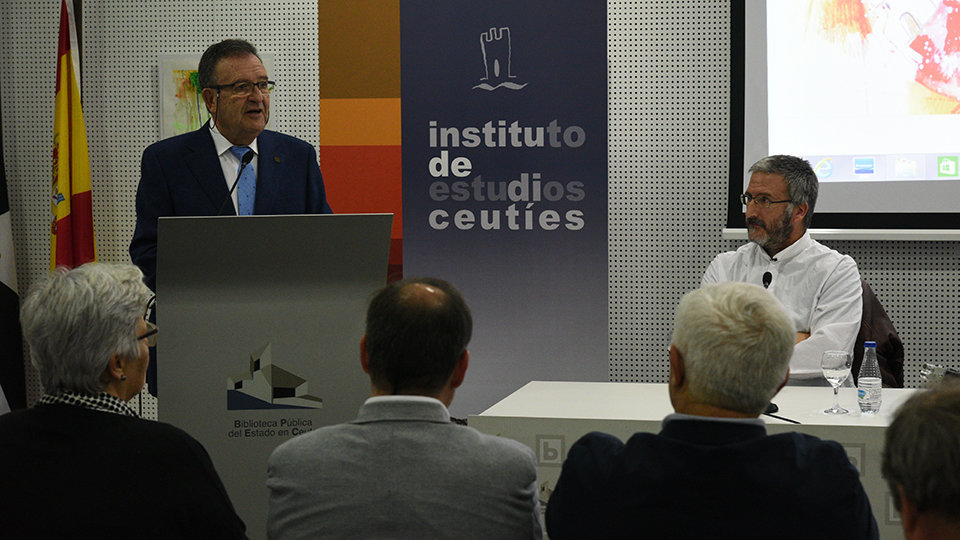 José Luis Campos y Carlos Pérez Marín, en la presentación del coloquio de las Jornadas de Economía del IEC