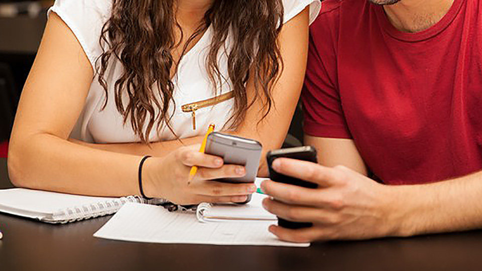 moviles telefonos jovenes app estudiantes