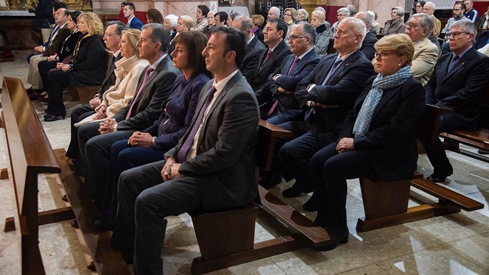 Miembros del Gobierno durante la eucaristía