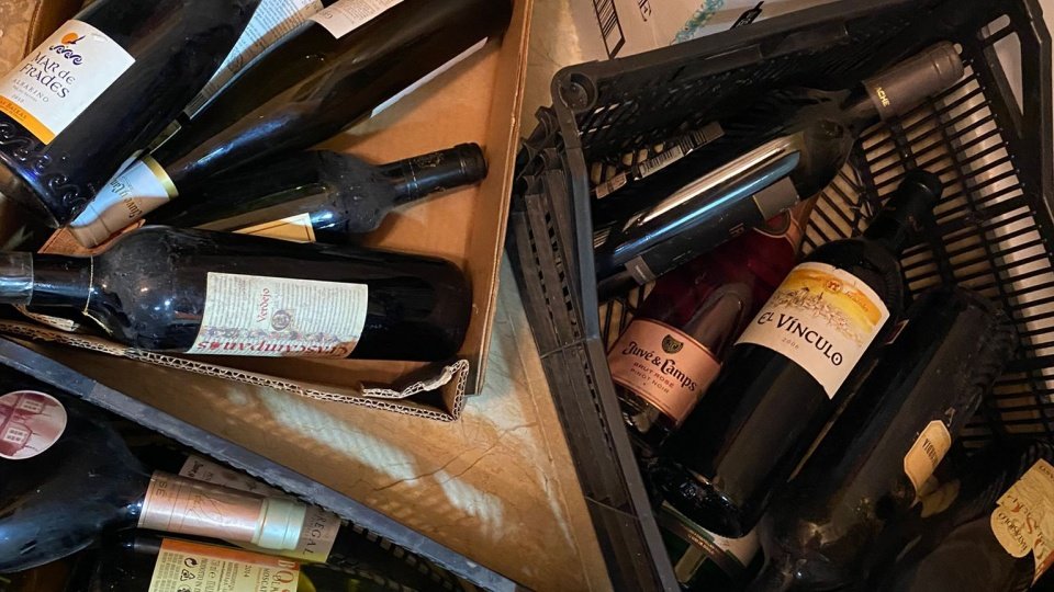 vino botellas encontradas