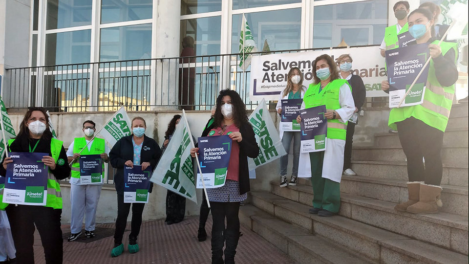 Protesta del sindicato SATSE en el CS Recinto