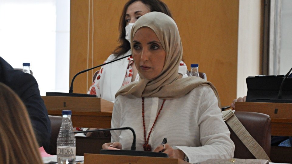 Fátima Hamed, durante el transcurso de una sesión plenaria