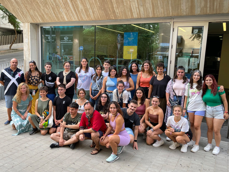Los jóvenes inscritos en el campus «Conoce Ceuta», tras el acto de apertura