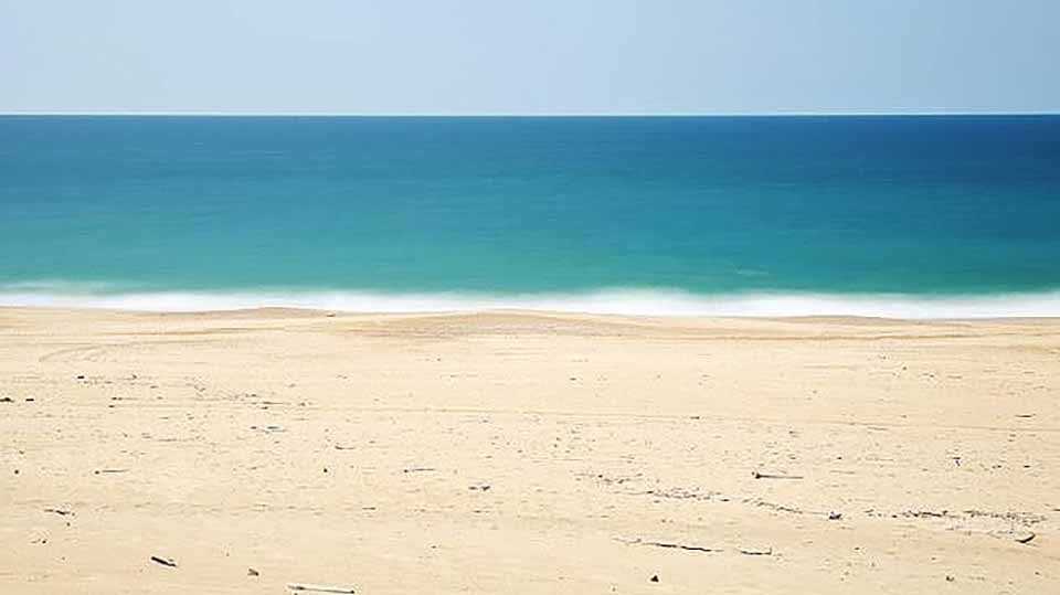 Foto con la que ilustra OkDiario su reseña de la playa de La Ribera