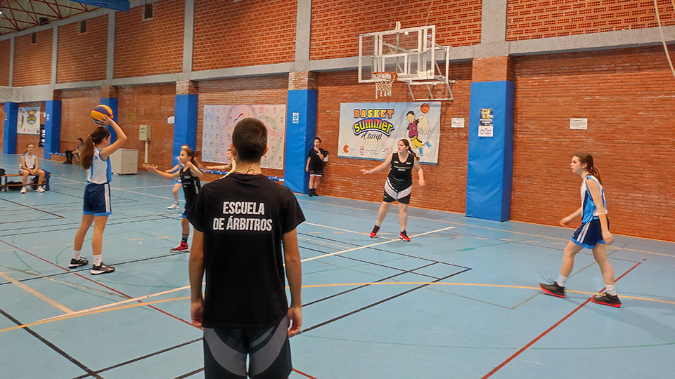 Entrenamientos de la Federación de Baloncesto en el Pabellón Campoamor