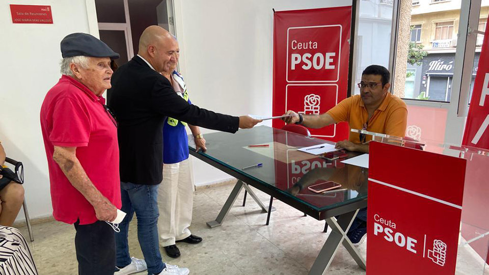 Juan Gutiérrez vota en las primarias del PSOE