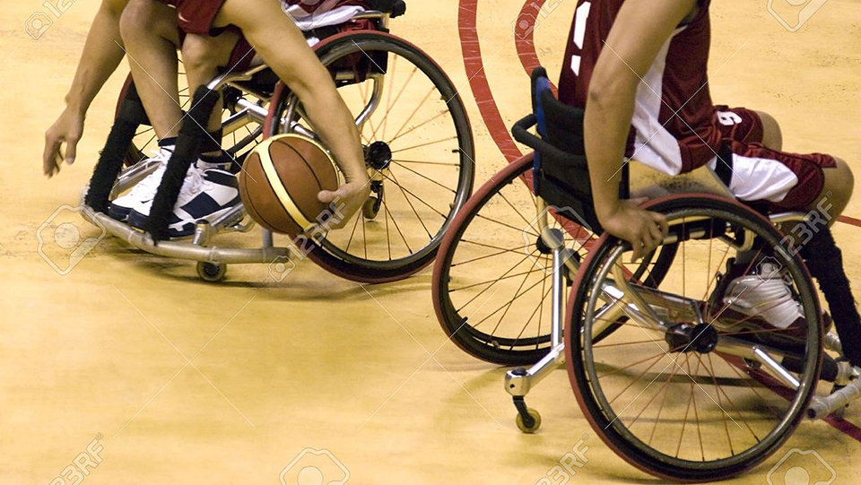 Basket sobre silla de ruedas