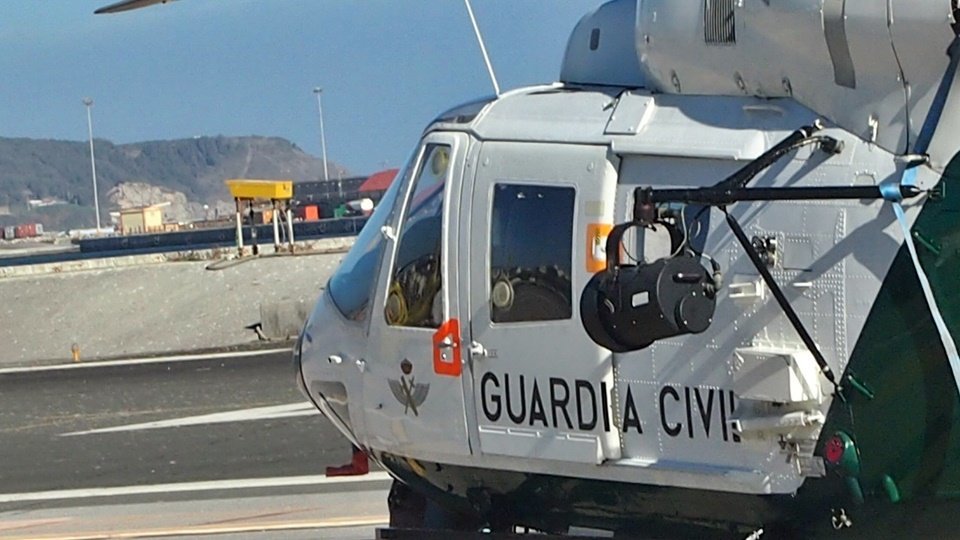 helicoptero guardia civil cerca
