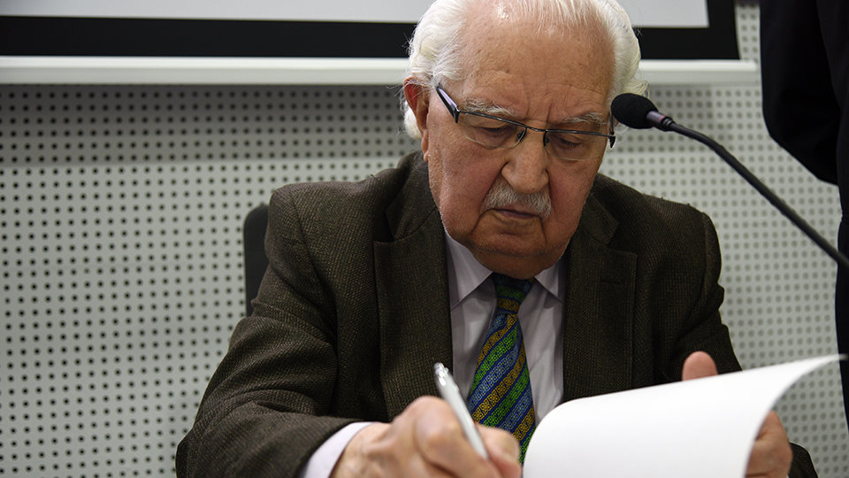 Profesor Pedro Martínez Montávez