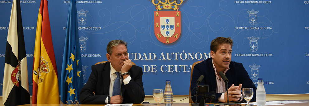 Emilio Carreira y Karim Bulaix en rueda de prensa