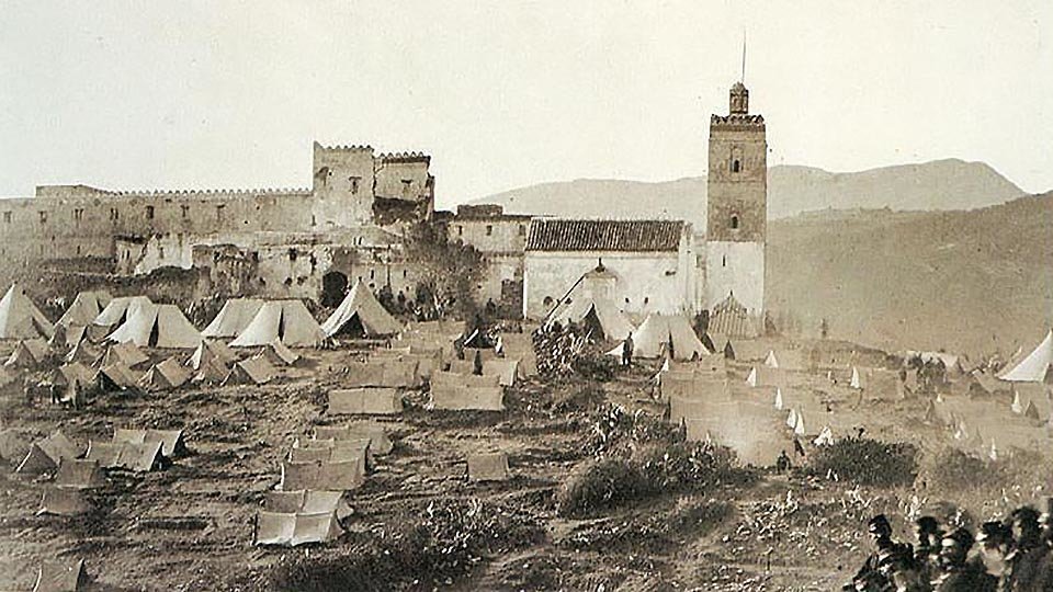 Campamento militar en las ruinas del Serrallo. Primera posición ocupada por el ejercito español en la guerra de 1859-1860. Foto Enrique Facio