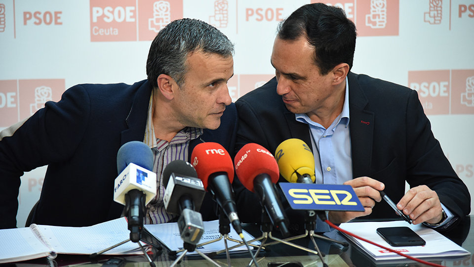 El Secretario Ejecutivo de Movimientos Sociales del PSOE, Nacho López y Manuel Hernánderz, secretario general del PSOE de Ceuta