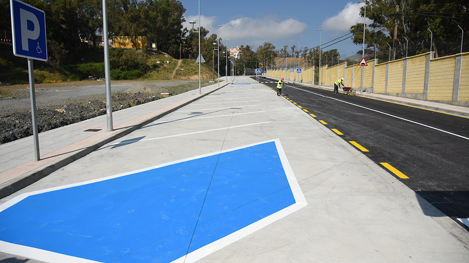 Nuevo vial del  Puente Quemadero y plazas de aparcamiento