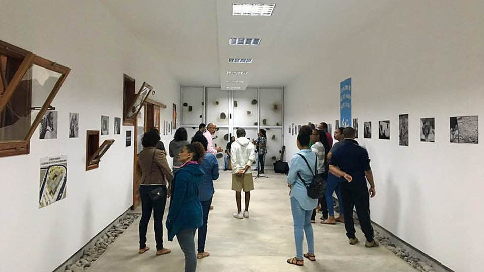 Exposición de Hamadi Ananou en Cavo Verde
