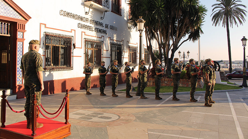 El general Luis Cebrián Carbonell preside su primera parada militar