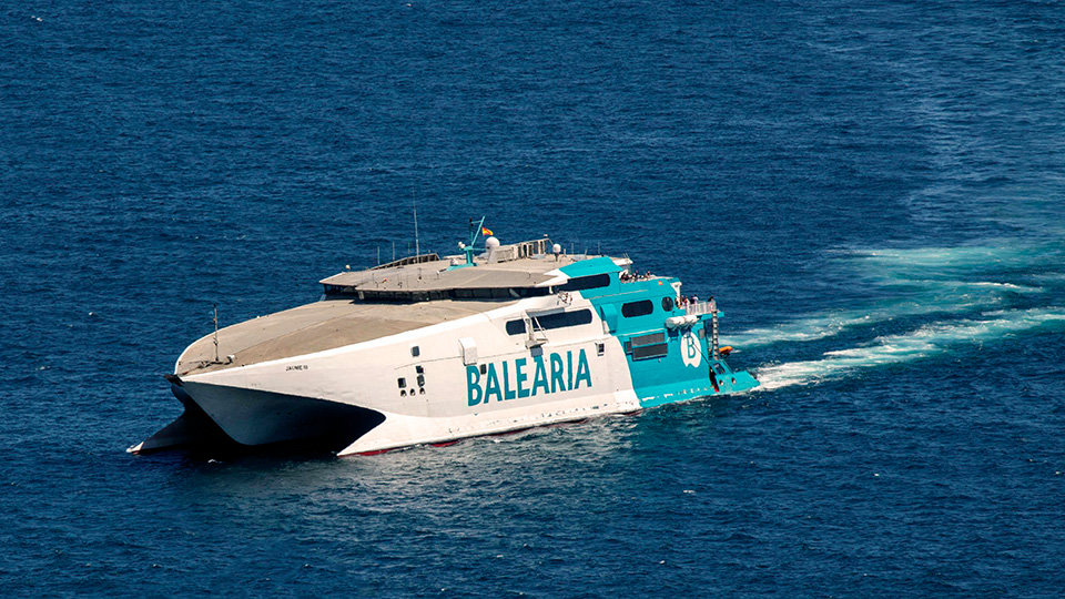 Digital. Barcelona 30/7/19 - Flota de la compañia naviera Balearia atracada en el puerto de Barcelona. Barco Jaume III.  - (c) Vicens Gimenez