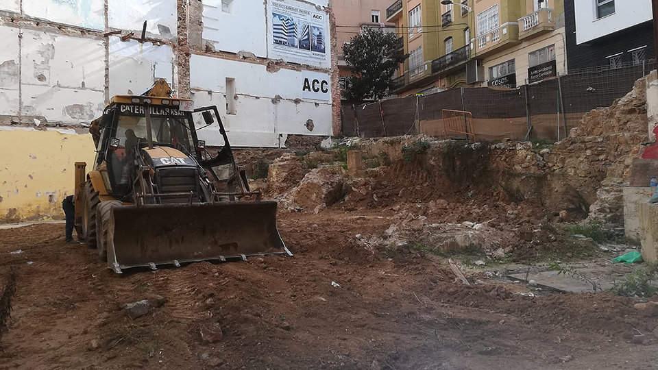 Obra en Teniente Pacheco para la construcción de viviendas sobre el yacimiento de una necrópolis islámica